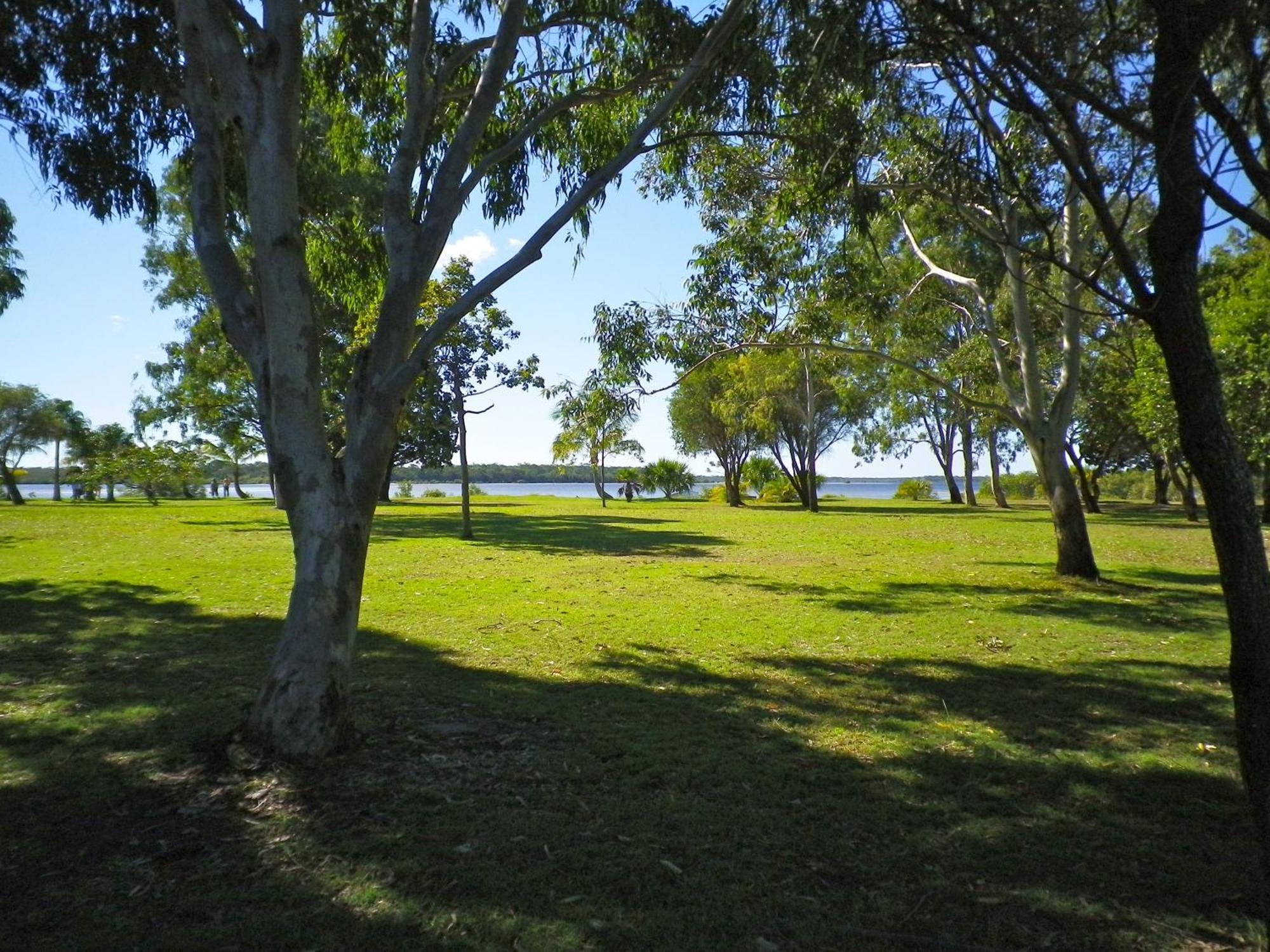 Tin Can Bay'S Sleepy Lagoon Motel Eksteriør billede